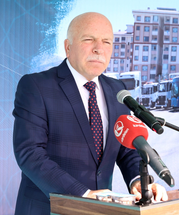 Başkan Mehmet Sekmen flosuna 19 ara&ccedil; daha kattı..