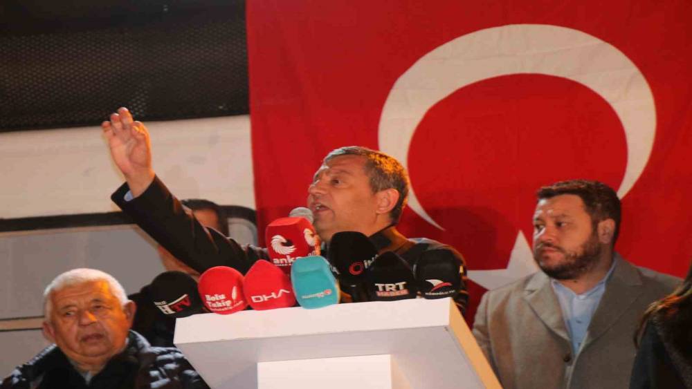 &Ouml;zg&uuml;r &Ouml;zel: "Tanju&rsquo;yla gurur duyuyoruz"
