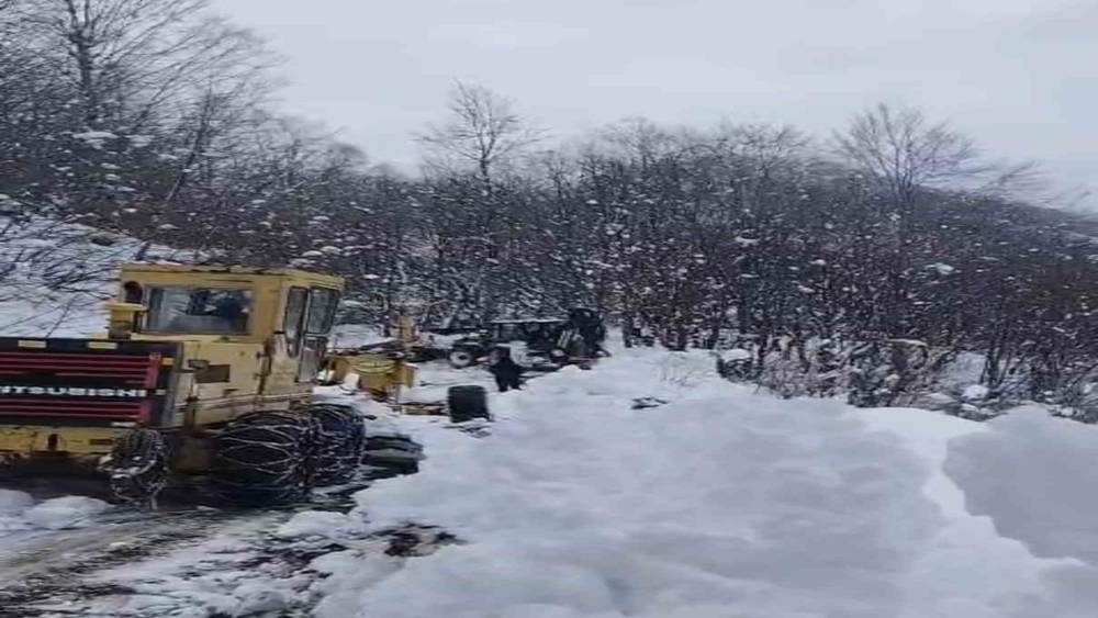 Erbaa&rsquo;da kapanan k&ouml;y yolu ekiplerin &ccedil;alışmasıyla a&ccedil;ıldı
