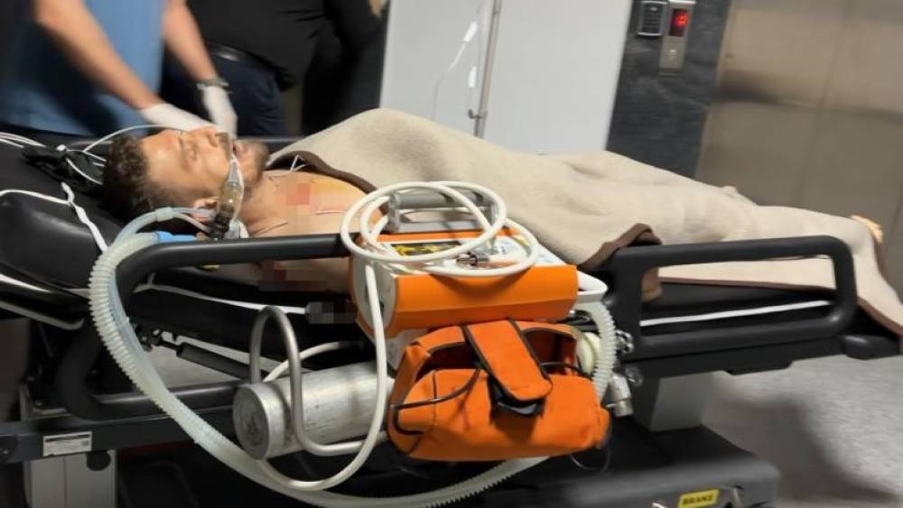 Aksaray&rsquo;da 20 yaşındaki gencin, annesinin sevgilisini bı&ccedil;aklayarak ağır yaraladığı adam &ouml;ld&uuml;
