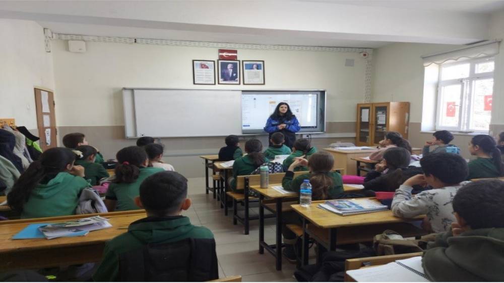 Niğde&rsquo;de 711 &ouml;ğrenciye g&uuml;venlik ve bilin&ccedil;lendirme eğitimi
