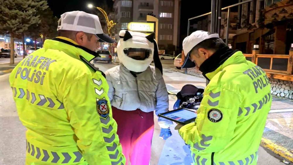 Ehliyetsiz motosiklet s&uuml;r&uuml;c&uuml;s&uuml;ne 11 bin lira ceza
