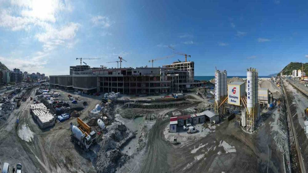 Dev sağlık tesisi hız kesmeden devam ediyor
