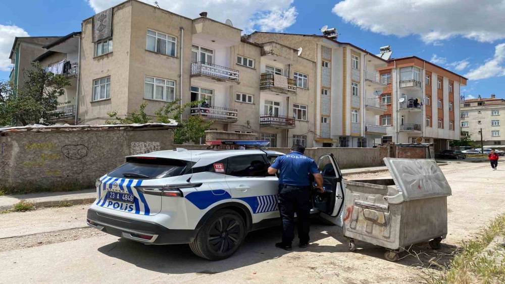 Elazığ&rsquo;da 2&rsquo;inci kattan d&uuml;şen 5 yaşındaki &ccedil;ocuk yaralandı
