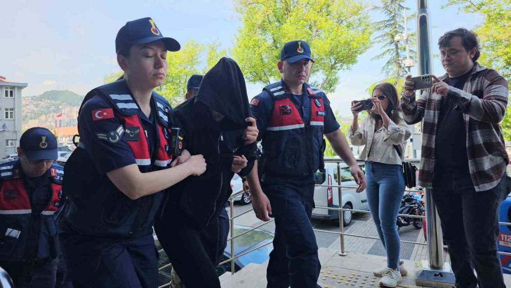 Sevgilisi i&ccedil;in &rsquo;bı&ccedil;aklandı&rsquo; ihbarında bulunan kadın tutuklandı
