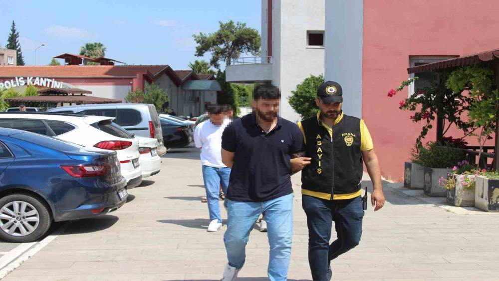Adana&rsquo;da &rsquo;b&uuml;y&uuml; bozma&rsquo; vaadiyle dolandırıcılık yapan şebeke &ccedil;&ouml;kertildi
