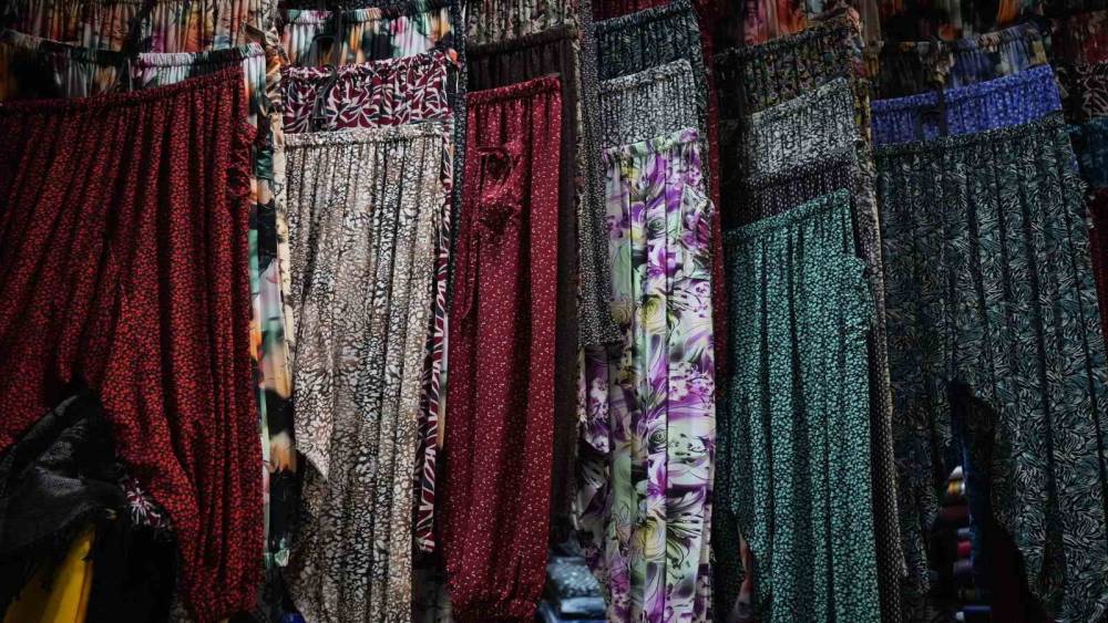 Gaziantep&rsquo;te sıcak havalar şalvara ilgiyi artırdı
