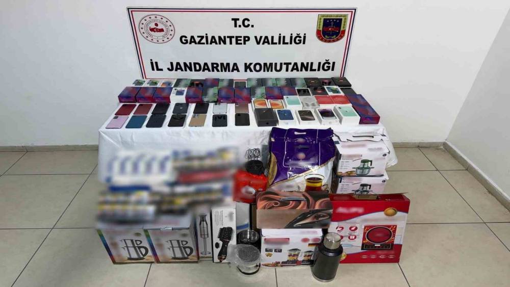 Gaziantep&rsquo;te 2,8 milyon TL&rsquo;lik ka&ccedil;ak &uuml;r&uuml;n ele ge&ccedil;irildi
