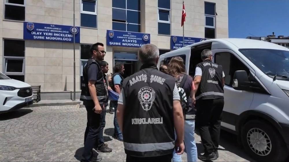 Ara&ccedil;ların şase numaralarını değiştirip piyasaya s&uuml;ren &ouml;rg&uuml;te operasyon: 42 g&ouml;zaltı
