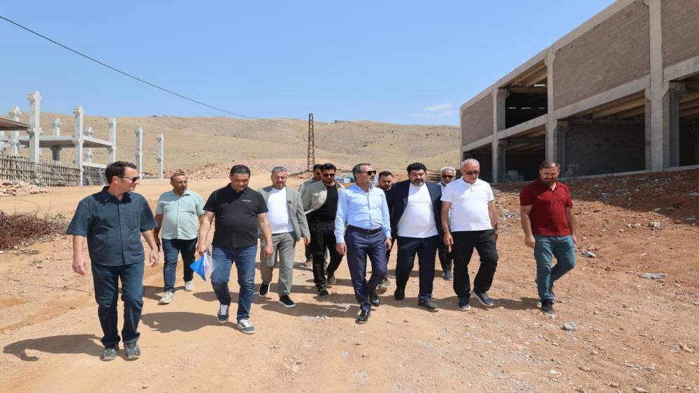 Başkan Şerifoğulları, mobilyacılar sitesinde incelemelerde bulundu
