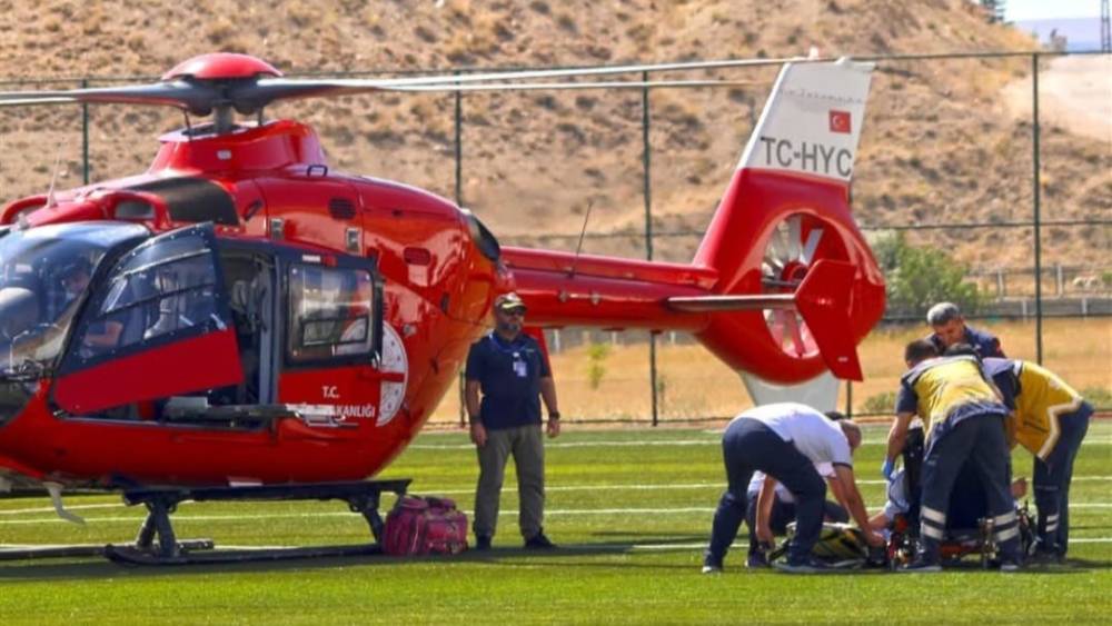 Darende&rsquo;de kalp krizi ş&uuml;phesi bulunan hasta hava ambulansıyla sevk edildi
