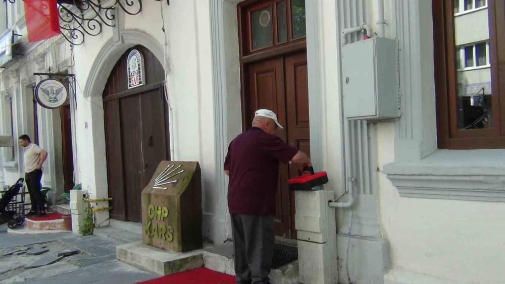 CHP Kars İl Başkanlığı&rsquo;nda &ccedil;ilingirli devir
