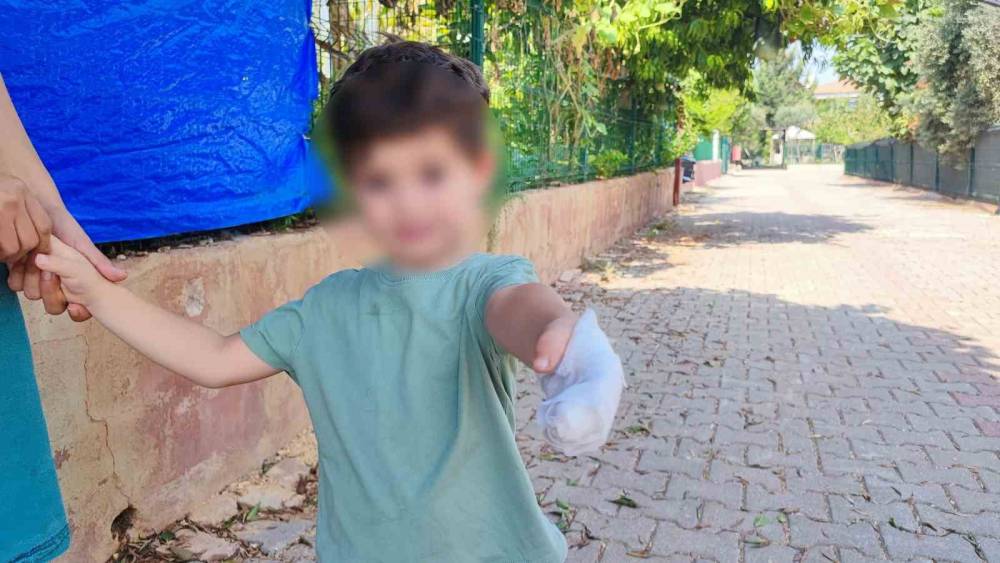 3 yaşındaki &ccedil;ocuğu hastaneye yetiştirmek i&ccedil;in polis eskortluk yaptı

