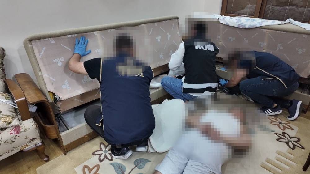 &Ccedil;anakkale&rsquo;de organize su&ccedil; &ouml;rg&uuml;t&uuml; &ccedil;&ouml;kertildi: 8 g&ouml;zaltı
