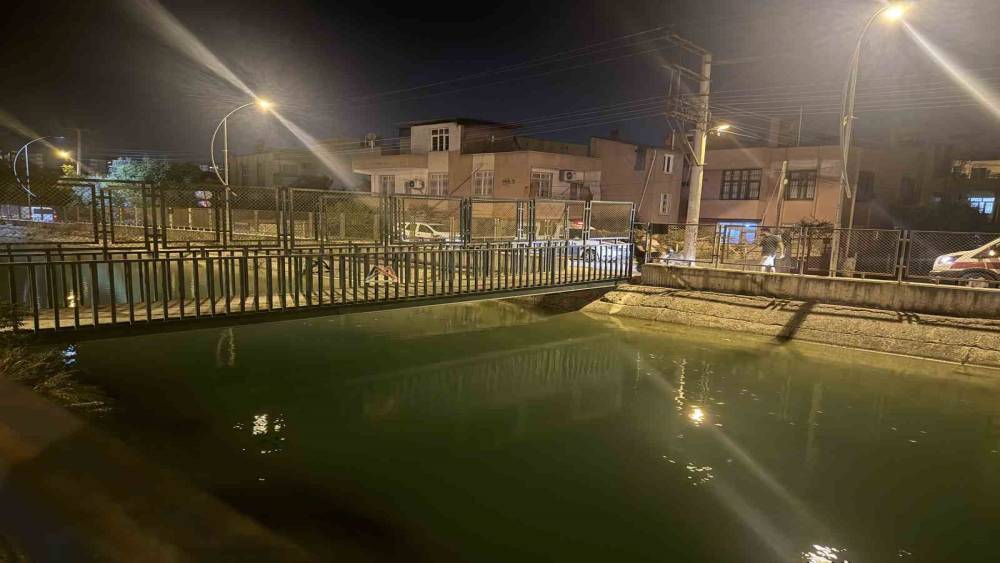 Sulama kanalında can pazarı: 6 yaşındaki &ccedil;ocuk hastanede, kardeşi aranıyor

