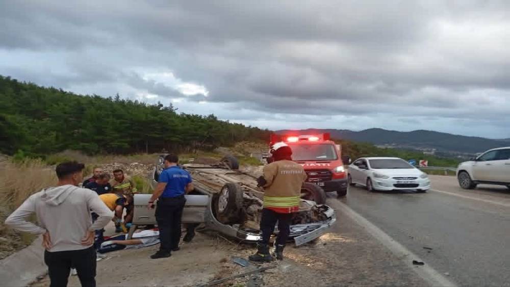 Yayladağı&rsquo;nda takla atan otomobilin s&uuml;r&uuml;c&uuml;s&uuml; yaralandı
