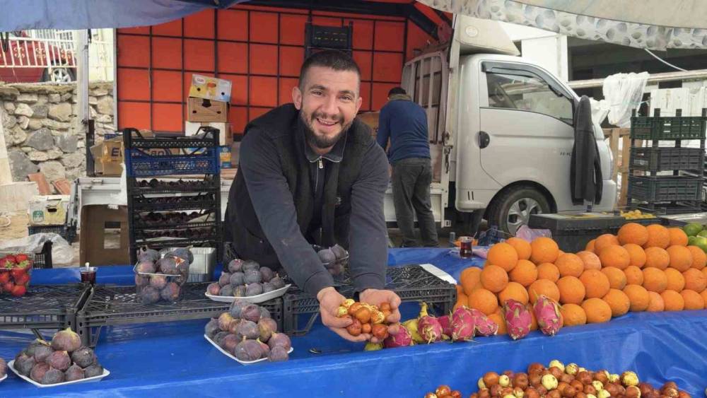 Simav h&uuml;nnabı pazarın g&ouml;zdesi oldu
