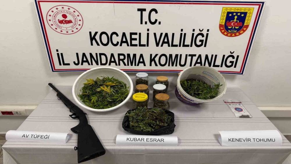 Kocaeli&rsquo;de jandarmadan uyuşturucu operasyonu: 2 ş&uuml;pheli yakalandı
