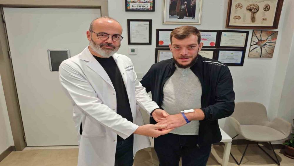Elleri, ayakları ve y&uuml;z&uuml; b&uuml;y&uuml;yen G&uuml;rc&uuml; hasta, Samsun&rsquo;da şifa buldu
