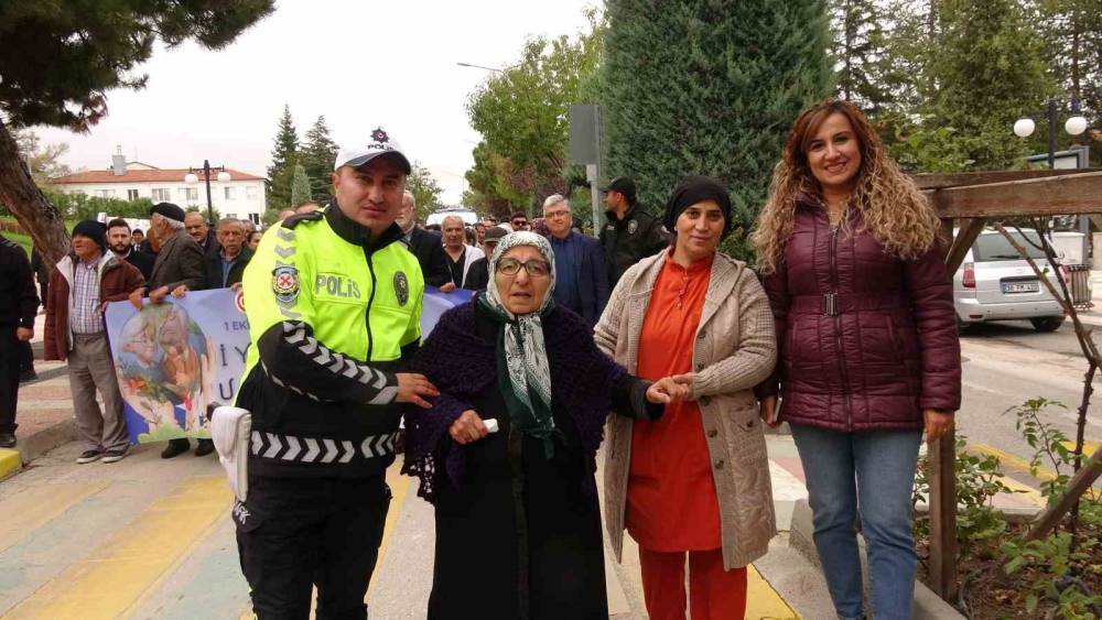 Yozgat&rsquo;ta 1 Ekim D&uuml;nya Yaşlılar G&uuml;n&uuml;&rsquo;nde farkındalık y&uuml;r&uuml;y&uuml;ş&uuml; d&uuml;zenlendi
