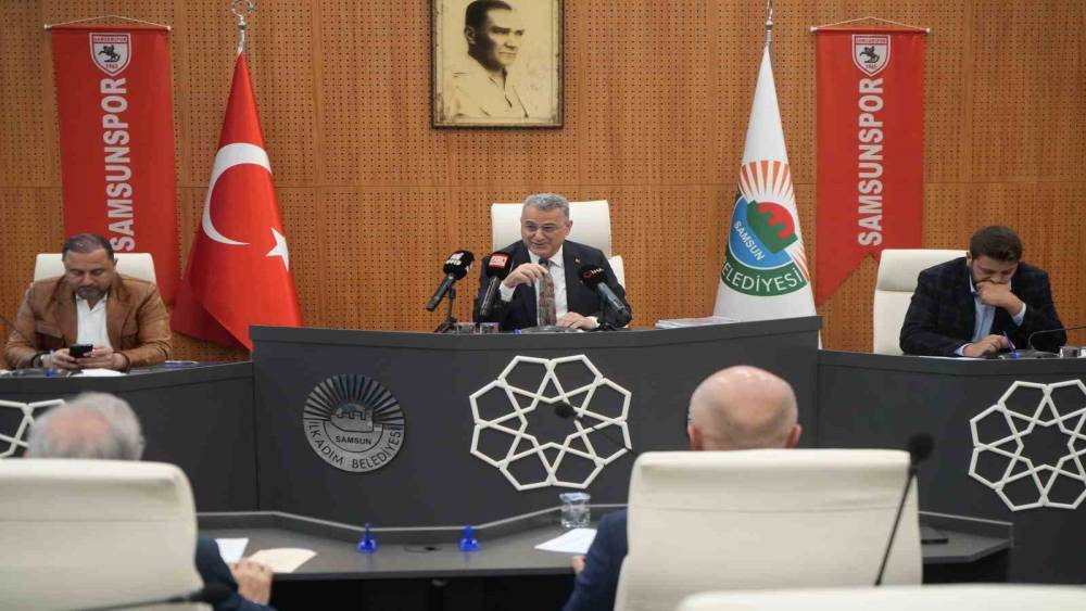 Başkan İhsan Kurnaz: "İlk defa benim d&ouml;nemimde siyasi g&ouml;r&uuml;ş&uuml; nedeniyle iş&ccedil;i &ccedil;ıkartılmadı"
