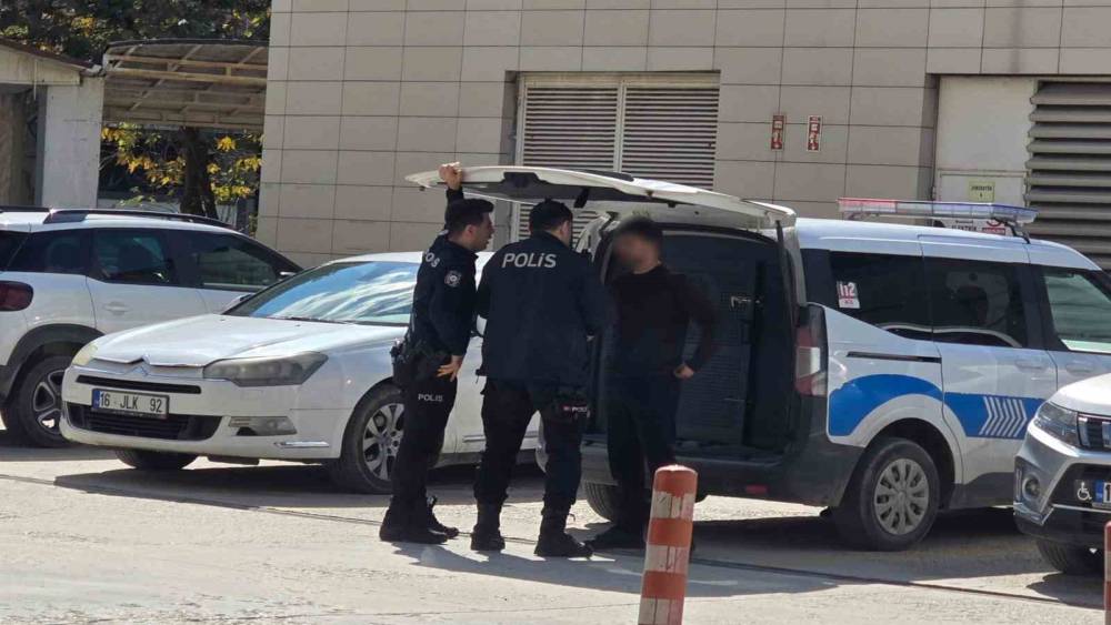 Okula silahla giren gen&ccedil; panik yaşattı, ger&ccedil;ek sonradan ortaya &ccedil;ıktı
