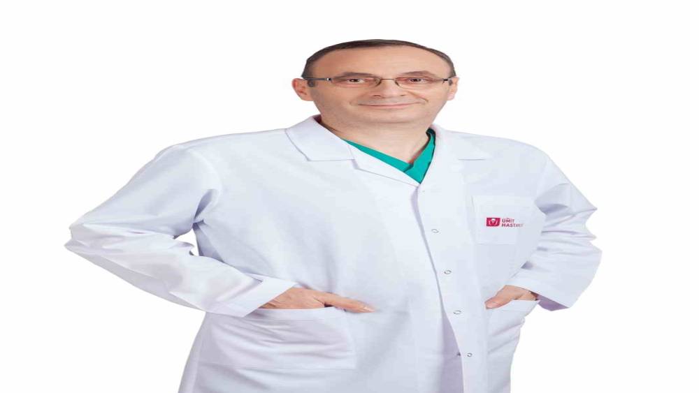 Uzmanı "Sa&ccedil; ekimi i&ccedil;in doğru yaş nedir" sorusunu yanıtladı
