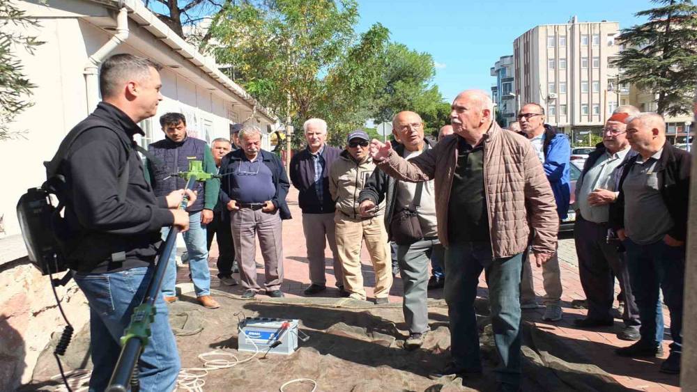 Balıkesir&rsquo;de zeytin hasadında makineleşme teşvik ediliyor
