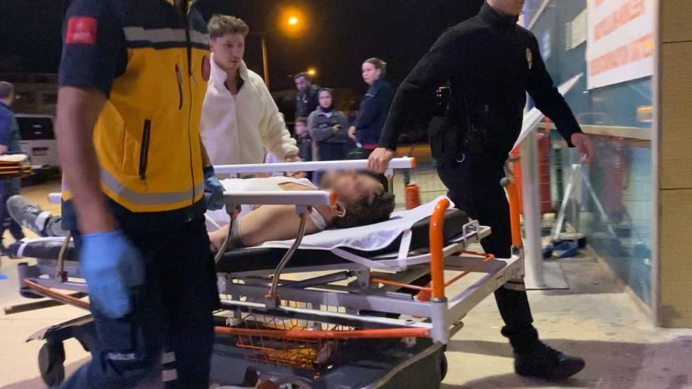 Kafeteryada ısıtıcı alev aldı: 1&rsquo;i ağır 3 yaralı
