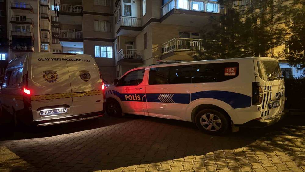 Yalnız yaşayan yaşlı kadın evinde &ouml;l&uuml; bulundu
