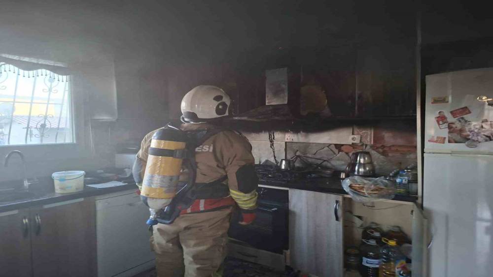 Samandağ&rsquo;da evin mutfağında &ccedil;ıkan yangın korkuttu
