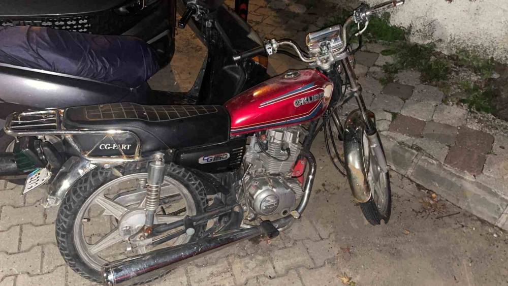 Marmaris&rsquo;te motosiklet hırsızları polisten ka&ccedil;amadı
