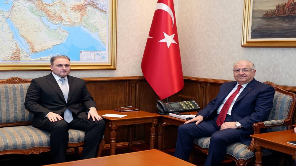 Bakan G&uuml;ler, Azerbaycan Savunma Sanayii Bakanı Mustafayev ile g&ouml;r&uuml;şt&uuml;
