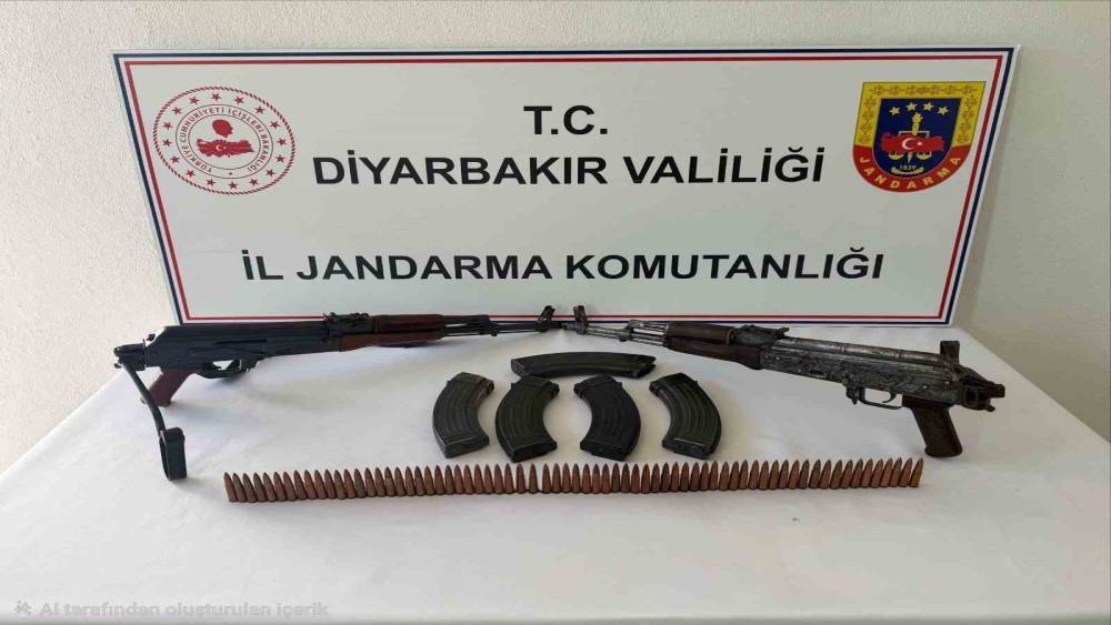 Diyarbakır&rsquo;da jandarma operasyonları: Silah ve aparatları ele ge&ccedil;irildi
