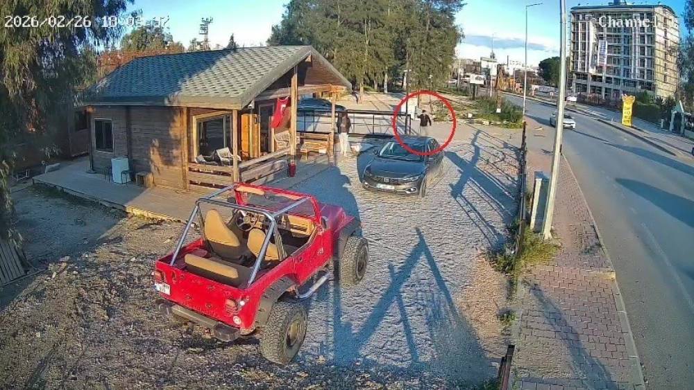 Tokalaştığı şahsın silahlı saldırısına uğrayıp &ouml;l&uuml;mle burun buruna gelmişti, 2 ş&uuml;pheli tutuklandı
