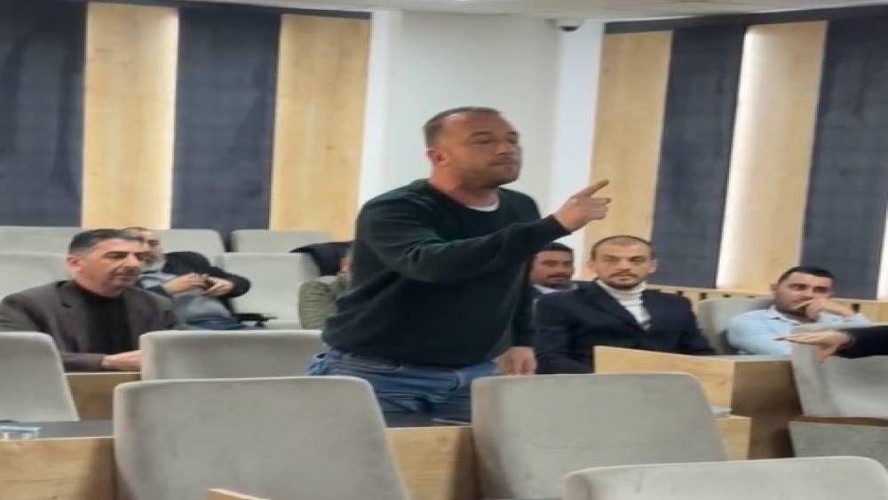 Ko&ccedil;arlı Belediye Meclisi&rsquo;nde gergin anlar
