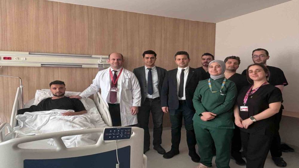 Kopan sinirler bacağından alınan nakille onarıldı: Gen&ccedil; hastaya ikinci şans
