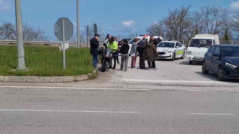 Sinop&rsquo;ta motosiklet ile otomobil &ccedil;arpıştı: 1 yaralı
