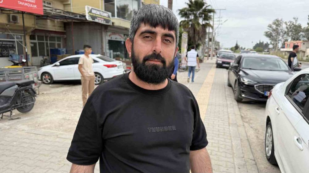 Adana&rsquo;da faciadan d&ouml;n&uuml;ld&uuml;: Park halindeki aracın altına giren &ccedil;ocuk son anda kurtarıldı
