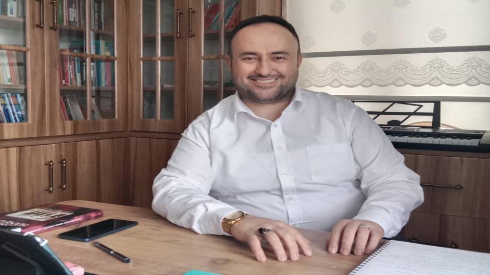 K&ouml;se&rsquo;den dikkat &ccedil;eken a&ccedil;ıklama: "CHP&rsquo;deki kriz siyasete g&uuml;veni zedeliyor"
