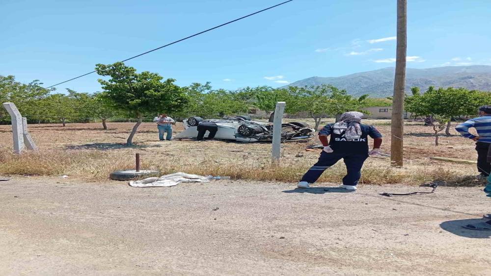 Kontrolden &ccedil;ıkan otomobil takla attı: 1 yaralı
