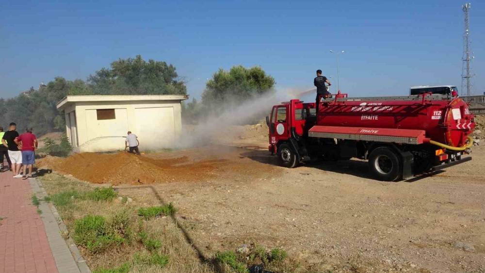 Bakırını &ccedil;ıkarmak i&ccedil;in kabloları yakarken, trafoyu yakıyordu.
