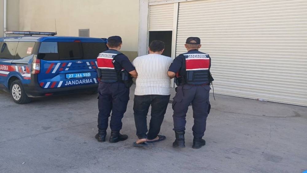 Kesinleşmiş 10 yıl cezayla aranan 2 ş&uuml;pheli yakalandı
