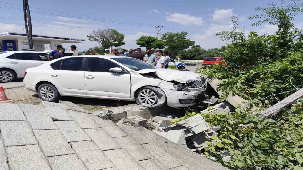 Van&rsquo;da trafik kazası:2 yaralı
