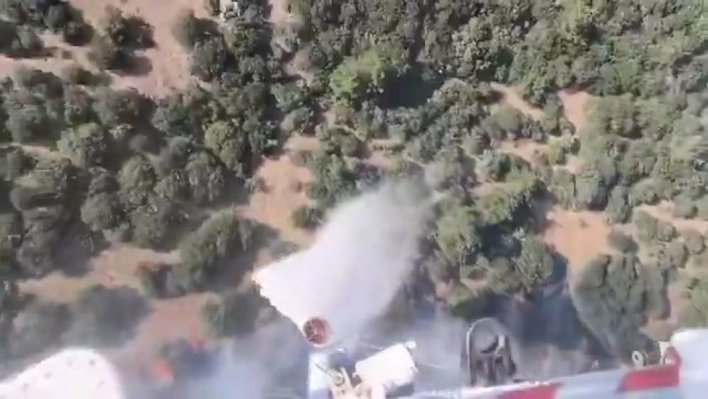 &Ccedil;anakkale&rsquo;deki orman yangınına havadan ve karadan m&uuml;dahale s&uuml;r&uuml;yor
