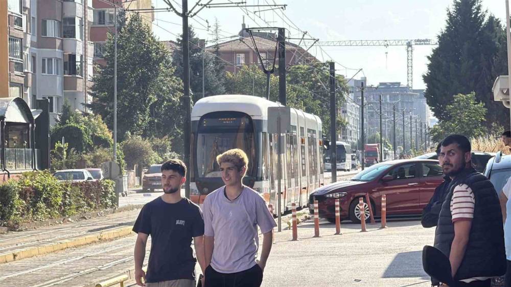 Eskişehir&rsquo;de tramvayın &ccedil;arptığı yaya yaralandı
