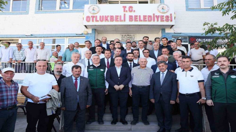 Yıldırım, Otlukbeli&rsquo;nde belediye &ccedil;alışmalarını inceledi
