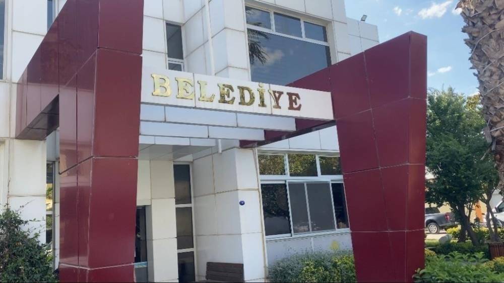 Seferihisar Belediyesine y&ouml;nelik operasyonda 1 yeni tutuklama
