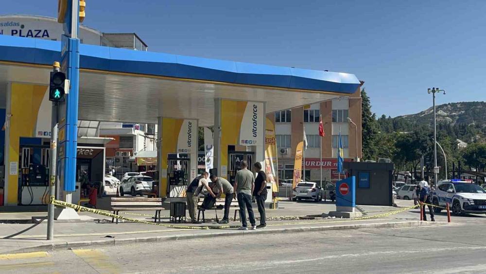 Burdur&rsquo;da ş&uuml;pheli &ccedil;anta f&uuml;nye ile patlatıldı

