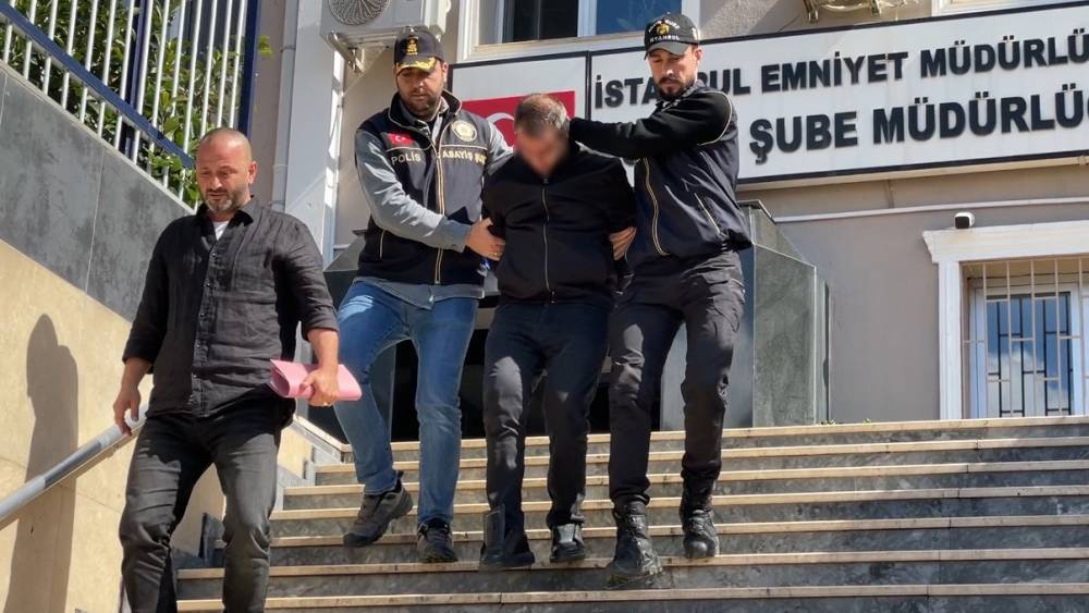 İşlediği su&ccedil;lardan 15 yıl kesinleşmiş hapis cezası bulunan ve 9 yıldır aranan firari Bağcılar&rsquo;da yakalandı

